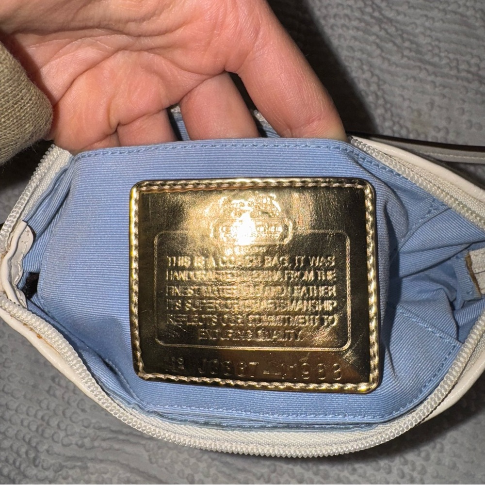 Coach wristlet - Picture 10 of 11